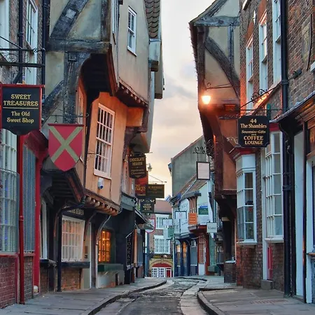 - Skeldergate Yo1 * York